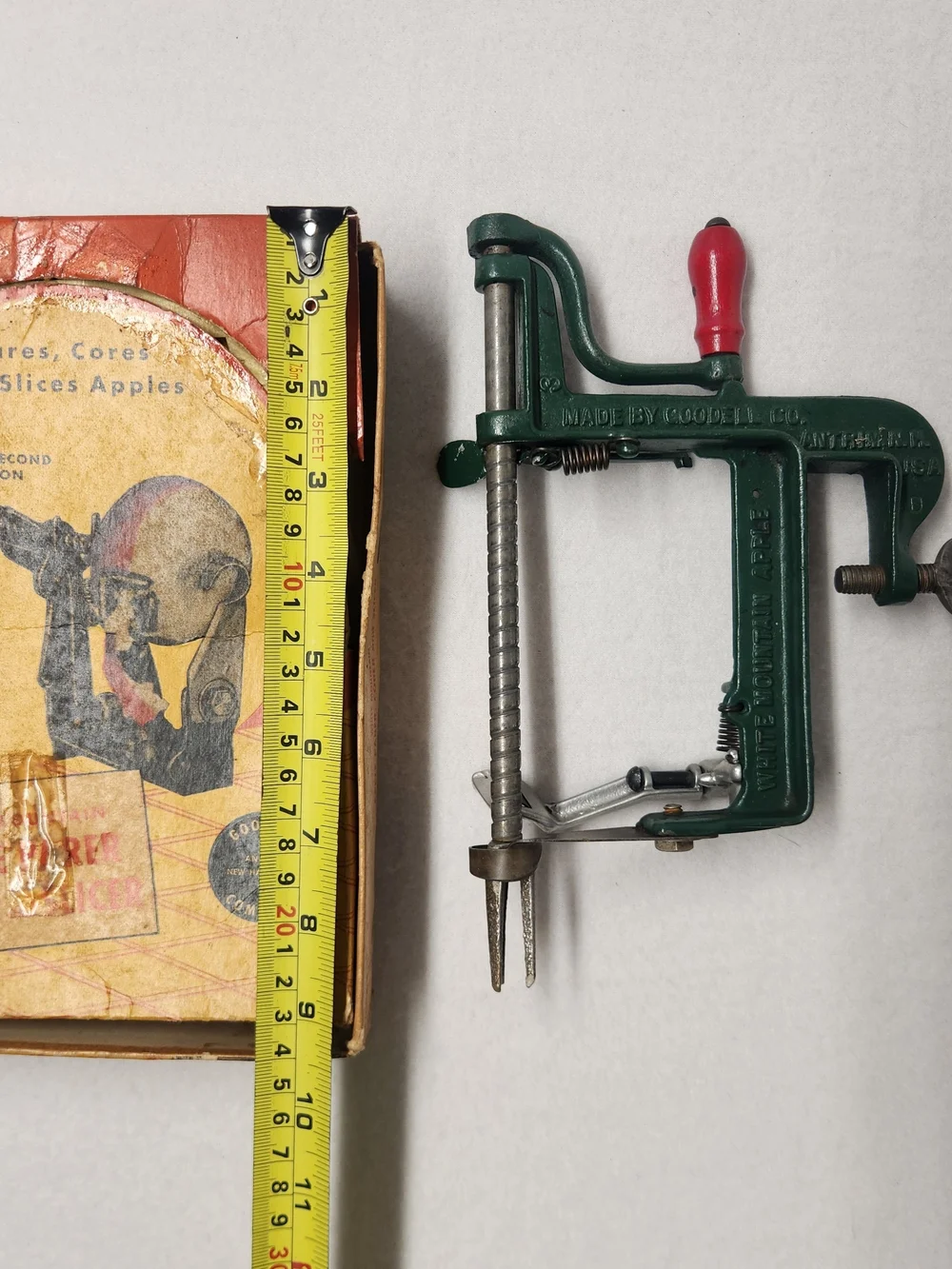 Vintage 50s White Mountain Apple Peeler Corer Slicer Goodell Co Green Cast Iron